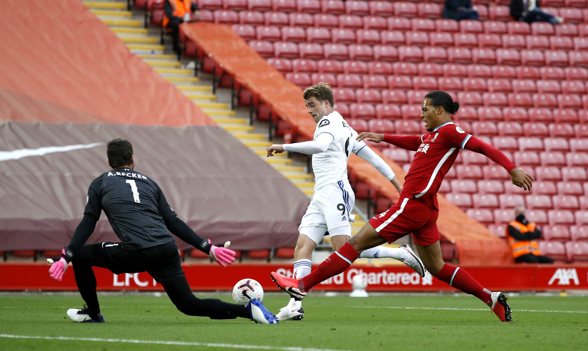 纳瓦斯的职 纳瓦斯的职