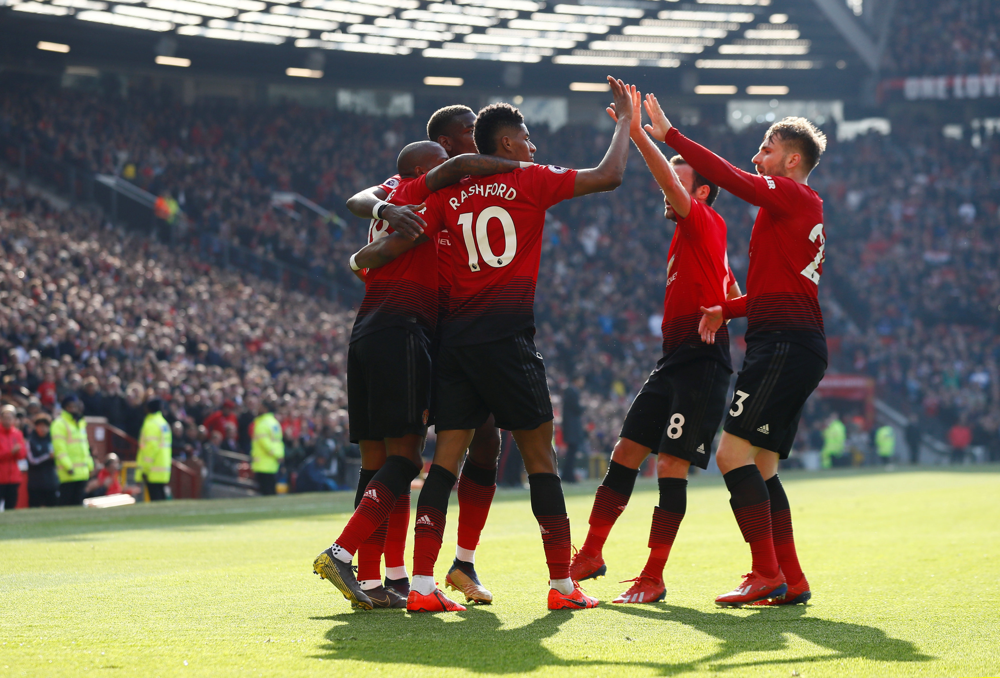 在激烈竞争 在激烈竞争